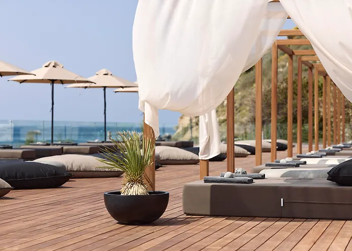 Dimitra Beach Hotel & Suites
